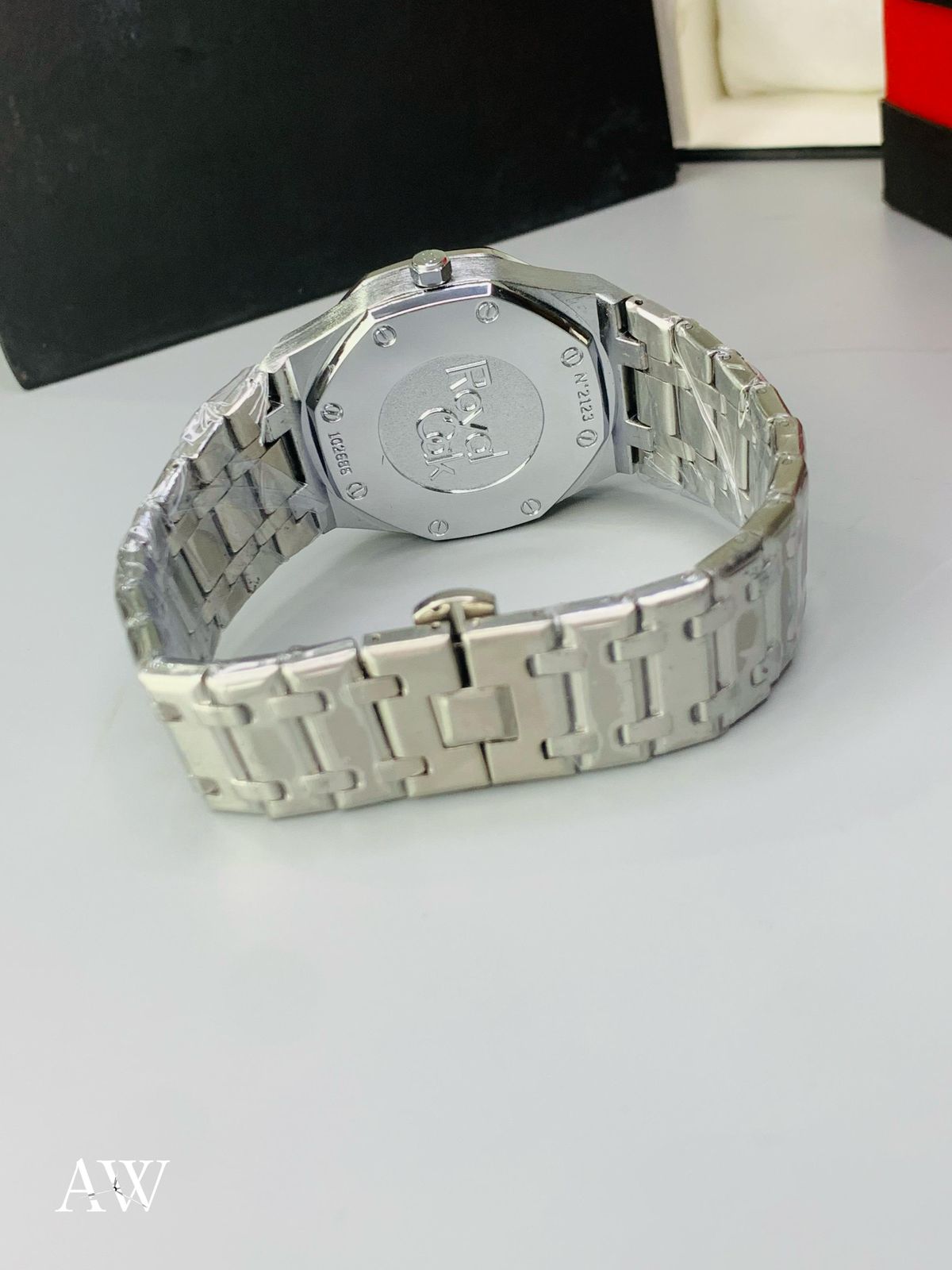 AP Style Luxury Watch – Date Display & Butterfly Lock | New Arrival