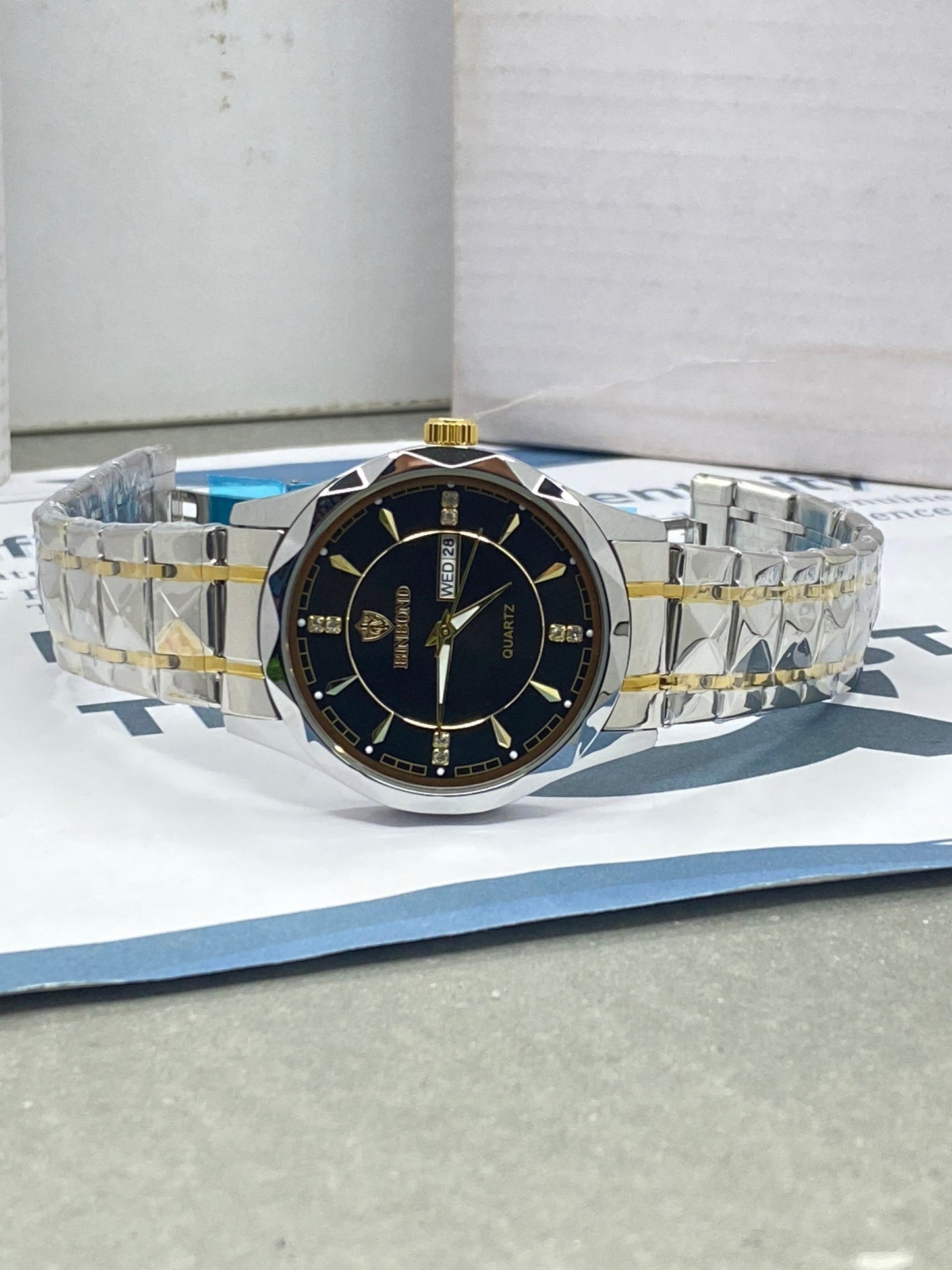 BINBOND Analog Luxury Chain Watch for Men with Date & Day Display