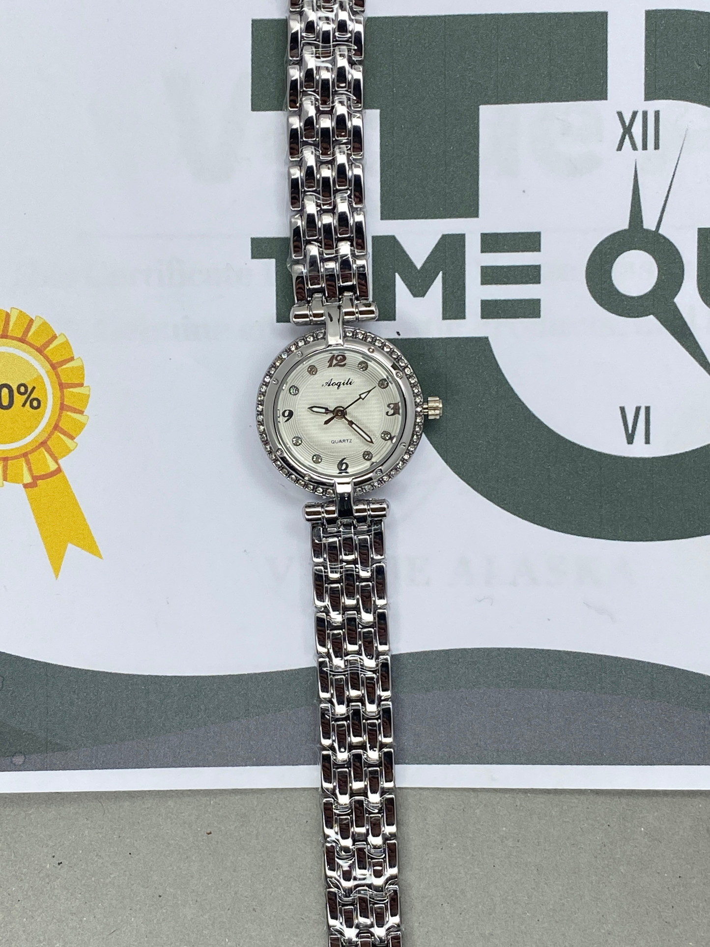 AOQILI Round Dial Luxury Stainless Steel Ladies Watch