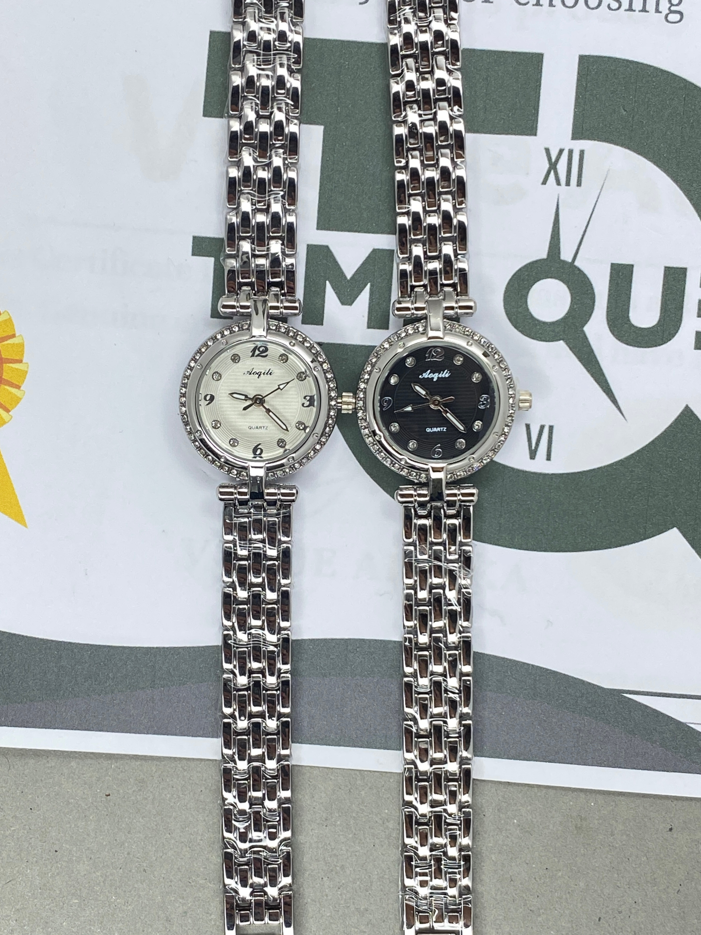 AOQILI Round Dial Luxury Stainless Steel Ladies Watch